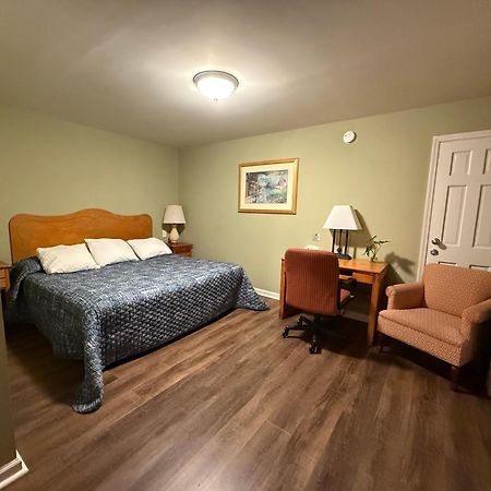 Heidi'S Inn Brewster Extérieur photo