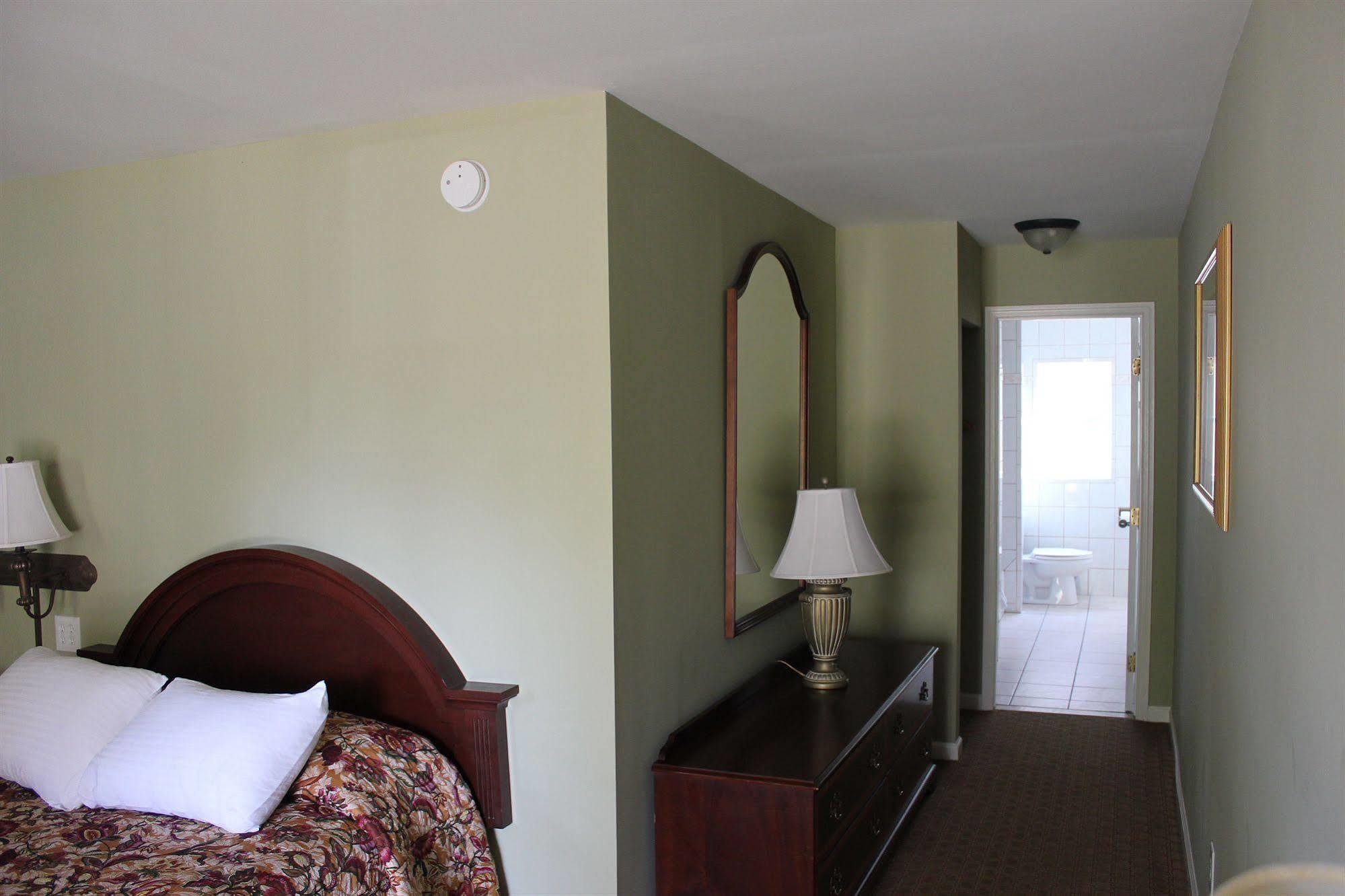 Heidi'S Inn Brewster Extérieur photo