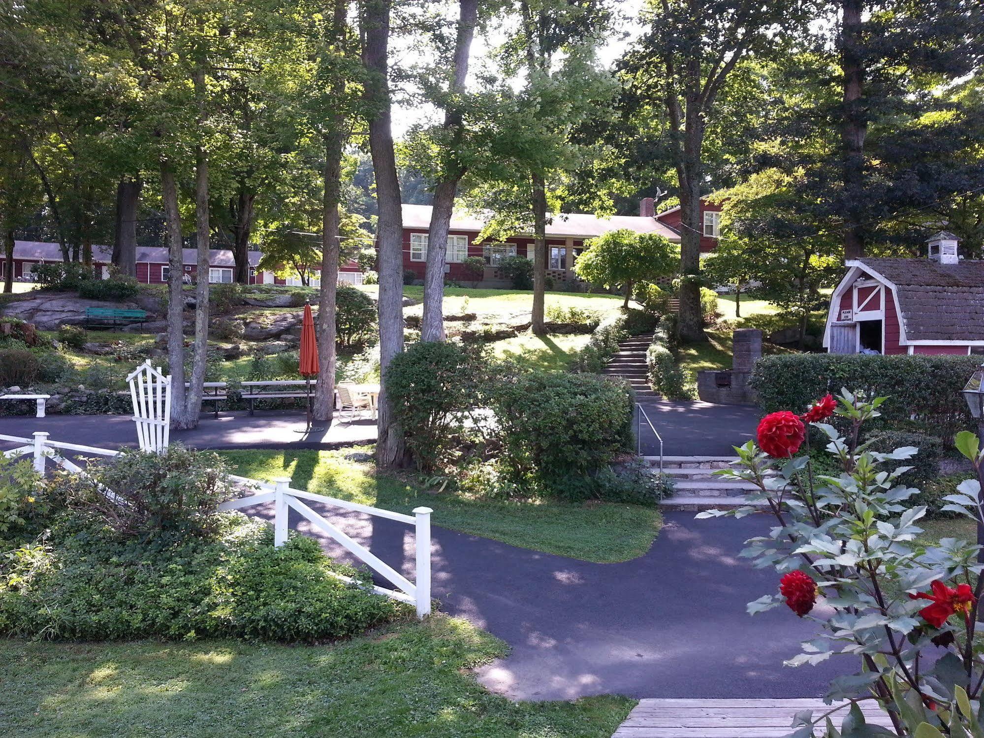 Heidi'S Inn Brewster Extérieur photo