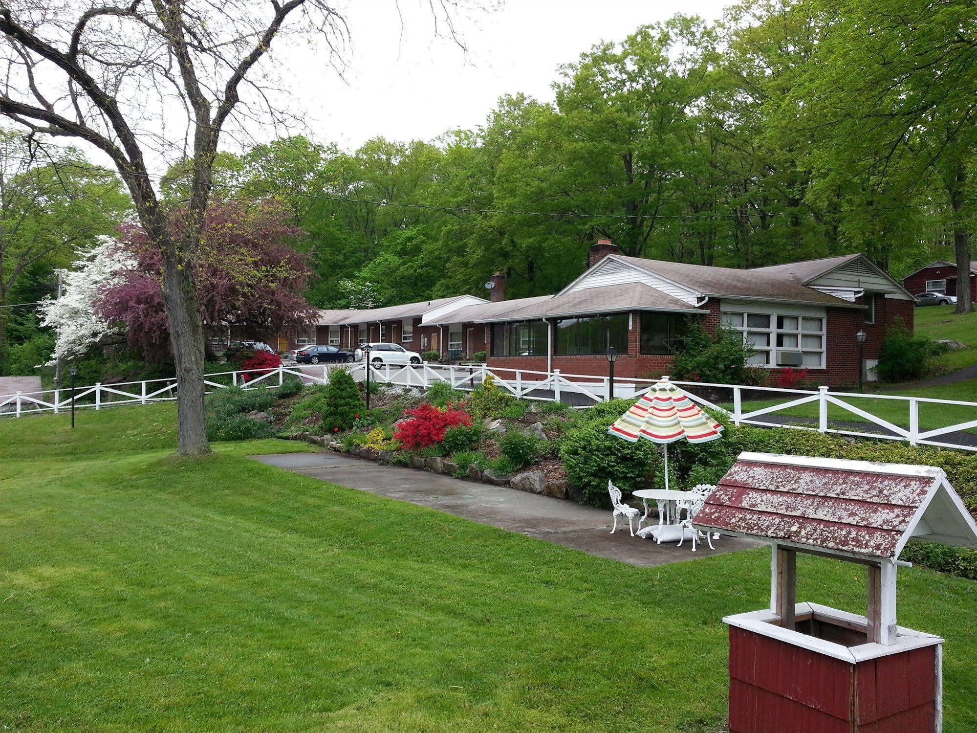 Heidi'S Inn Brewster Extérieur photo